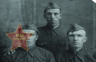 Моисеев Данил Кондратьевич, справа