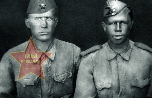 Рудяга Иван Ефимович, слева