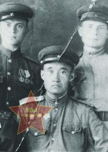 Исетов Кабдеш Исетович в центре