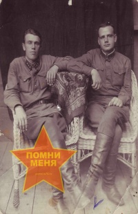 Заниздра Григорий Тарасович (справа)