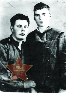 Алякин Анатолий Петрович, слева