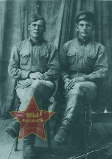 Петухов Дмитрий Васильевич слева