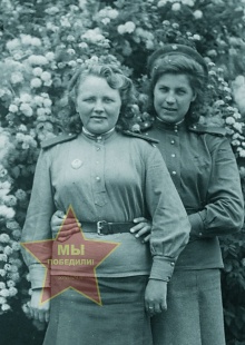Гуцева Анна (слева),  Бахтеева Анна Дмитриевна