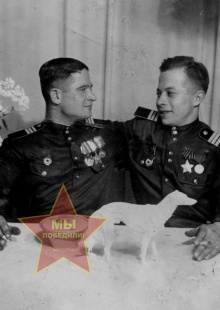 Пашутин Михаил Александрович, слева, Ваньков Николай Иванович, справа