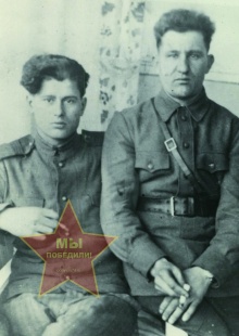 Шинкаренко Василий Яковлевич, слева