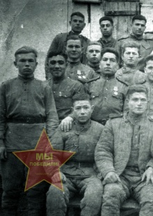 Хисаметдинов Галей, первый слева