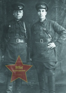 Русаков Алексей Григорьевич справа