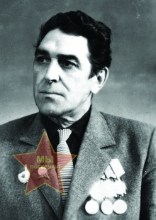 Устинов Евгений Яковлевич