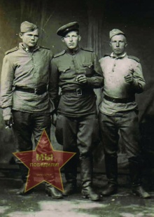 Рыбин Александр Иванович в центре