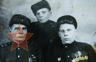 Глушков Леонид Сергеевич, справа