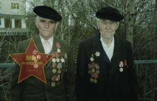 Бахтыгареев Галимгарей, слева, Каримов Ахметвалей, справа
