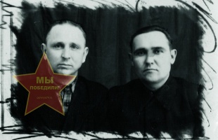 Березин Петр Владимирович, слева