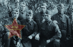 Бекетов Иван Максимович, справа внизу