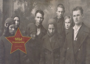 Мучкин Николай Федорович справа