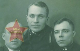 Семакин Яков Васильев, в центре