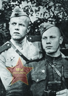 Вялых Андрей Васильевич справа