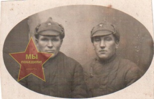 Арефьев Данил Петрович слева