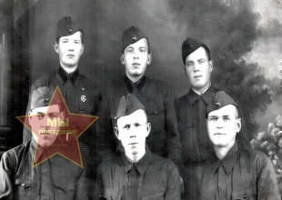 Согрин Илья Николаевич слева внизу