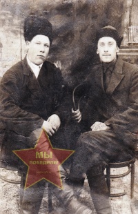 Клименко Николай Гаврилович слева