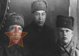 Марков Александр Иванович слева