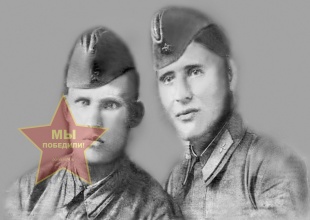 Бухаров Григорий Михайлович слева