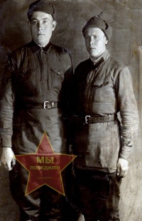 Котенев Илья Иванович справа