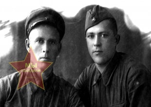 Чубаров Василий Иванович слева