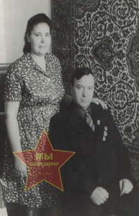 Макаренко Мария Корнеевна слева