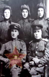 Левшин Яков Никитович второй ряд в центре