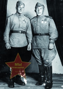 Ивахненко Михаил Андреевич (слева)